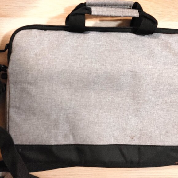 Targus Strata 15.6-Inch Slipcase Pewter, Grey - Picture 3 of 6